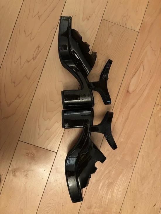 Seychelles Shiny Black Patent Triple-Strap Block Heel Sandals - Picture 2 of 6